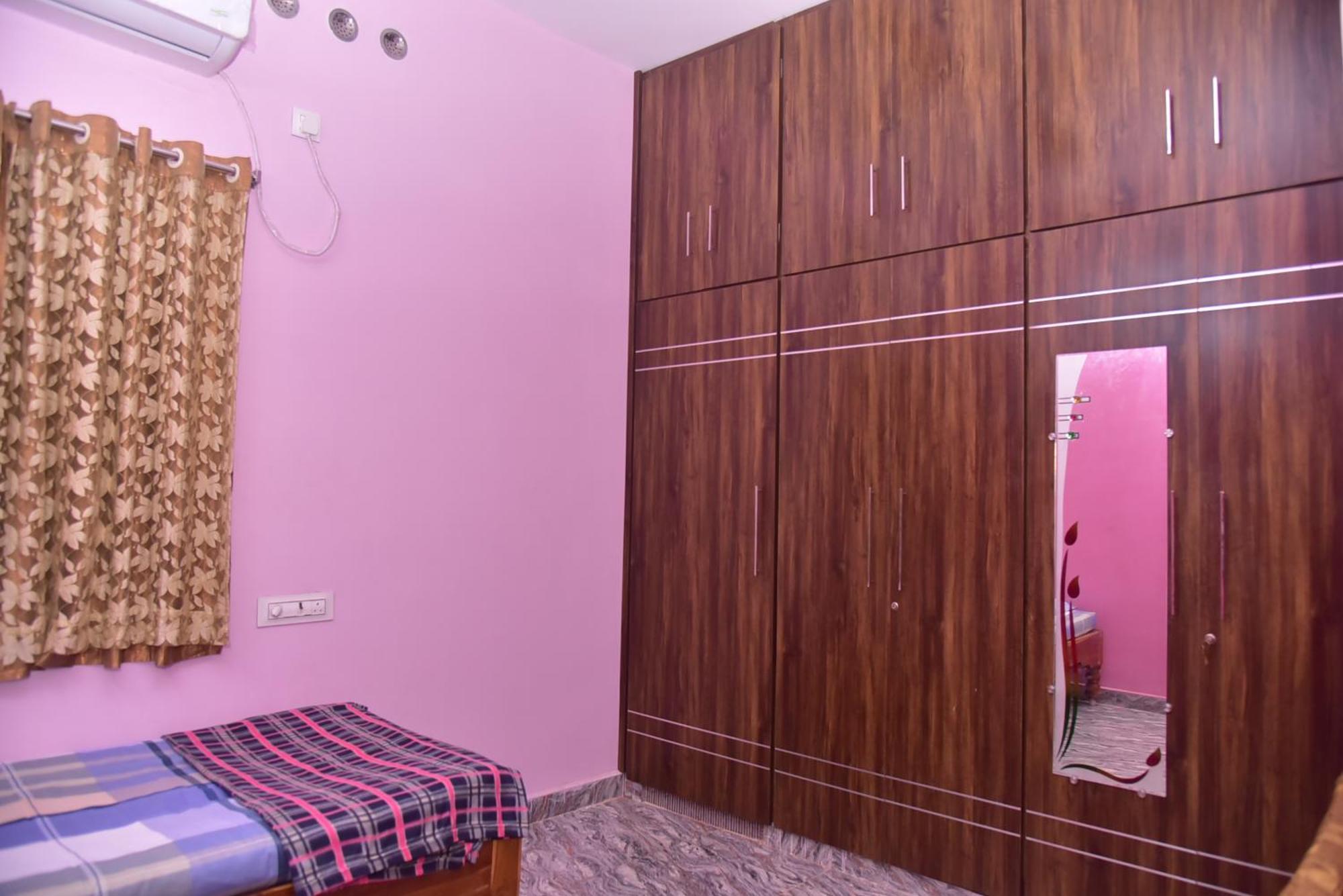 Sripada Kuteer Apartment Pithapuram Exterior photo